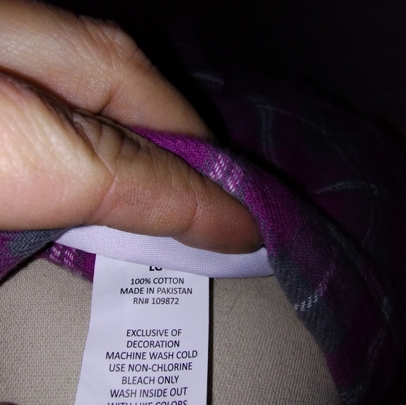 Woman's magenta and grey flannel - Picture 2 of 6